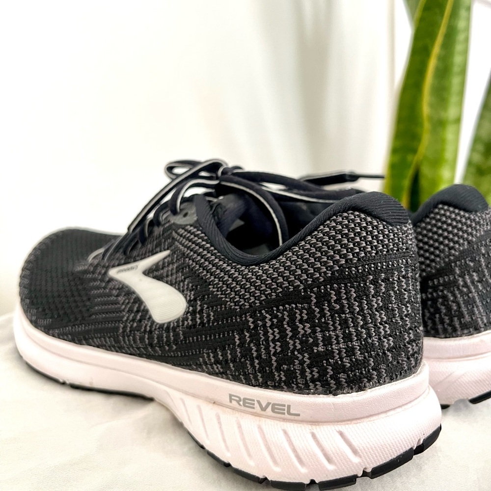 Brooks Running Sneaker - Picture 4 of 6
